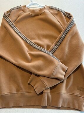 UGG Men's Caramel Brown Crewneck Sweatshirt with Contrast Tape